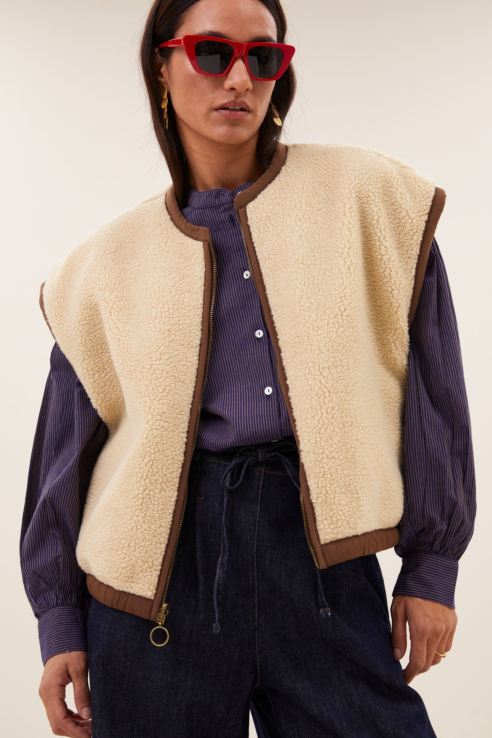 gio-sleeveless-jacket-hazel-fleece_pocket_lining-binnenvoering-draagbaar aan beide zijden-by-bar-detail