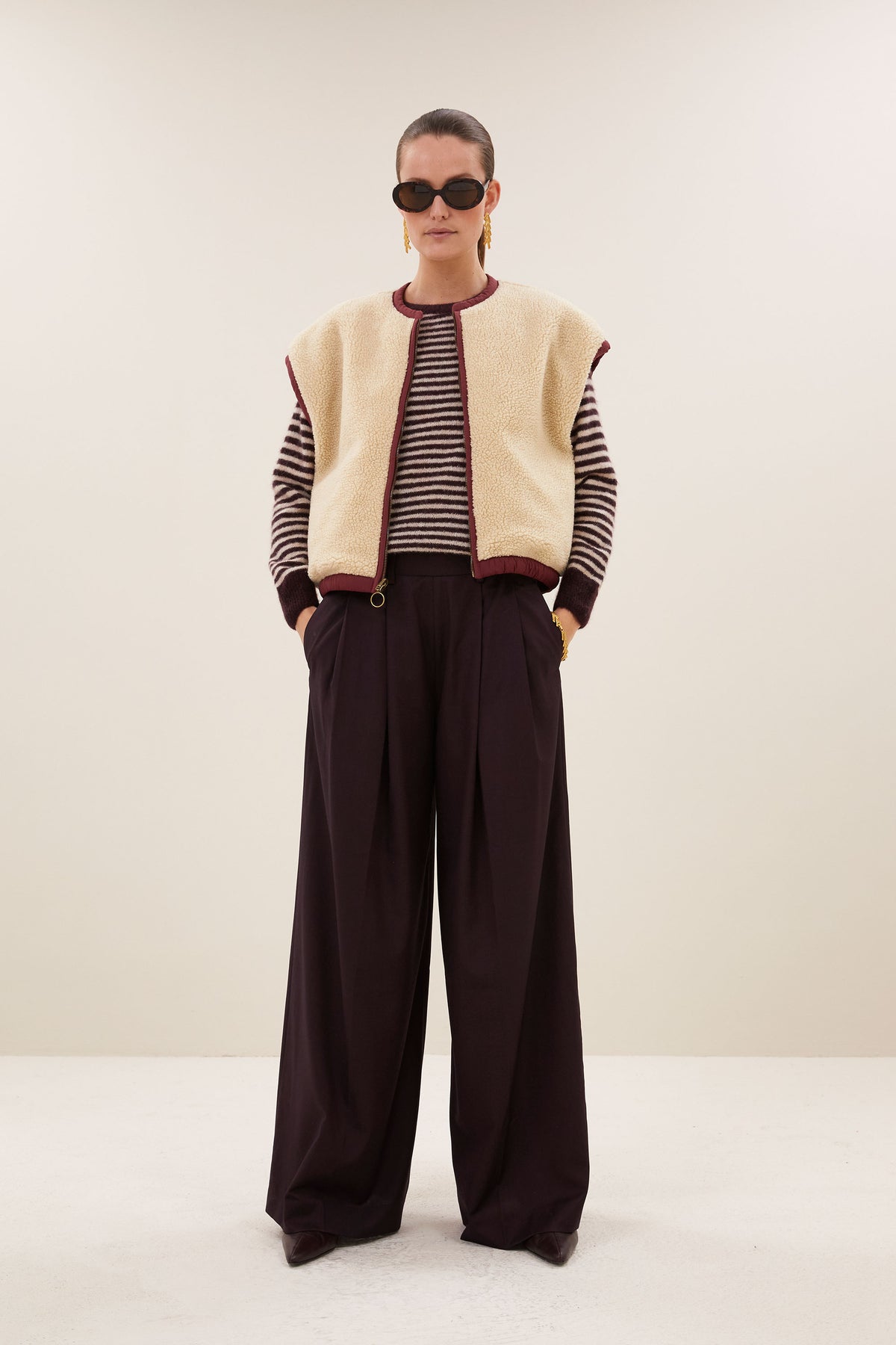 gio sleeveless jacket | wine