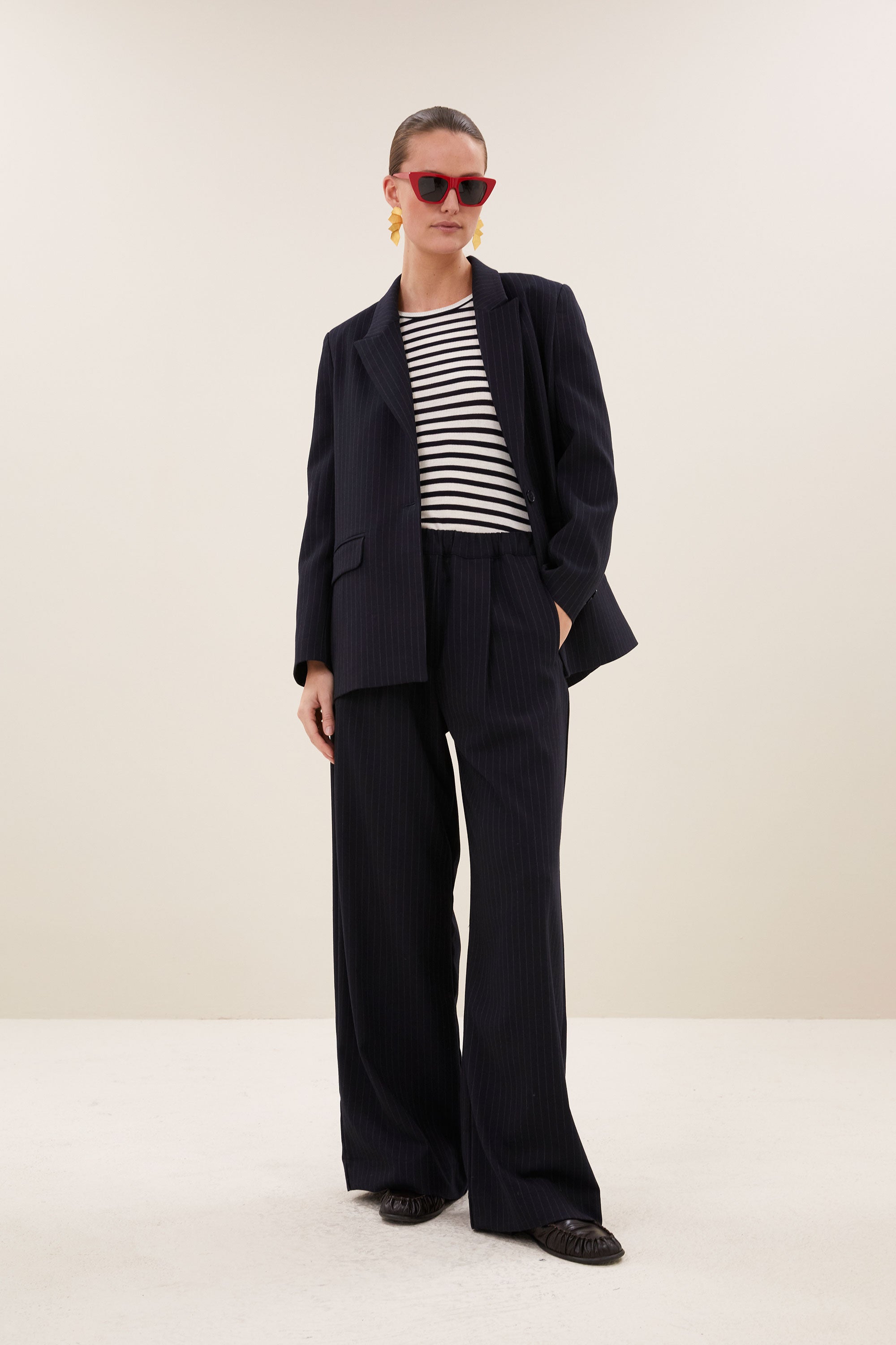 nes-pinstripe-blazer-midnight-comfortabele draagervaring-all-time classic-knoopsluiting-by-bar-aanvullende-foto