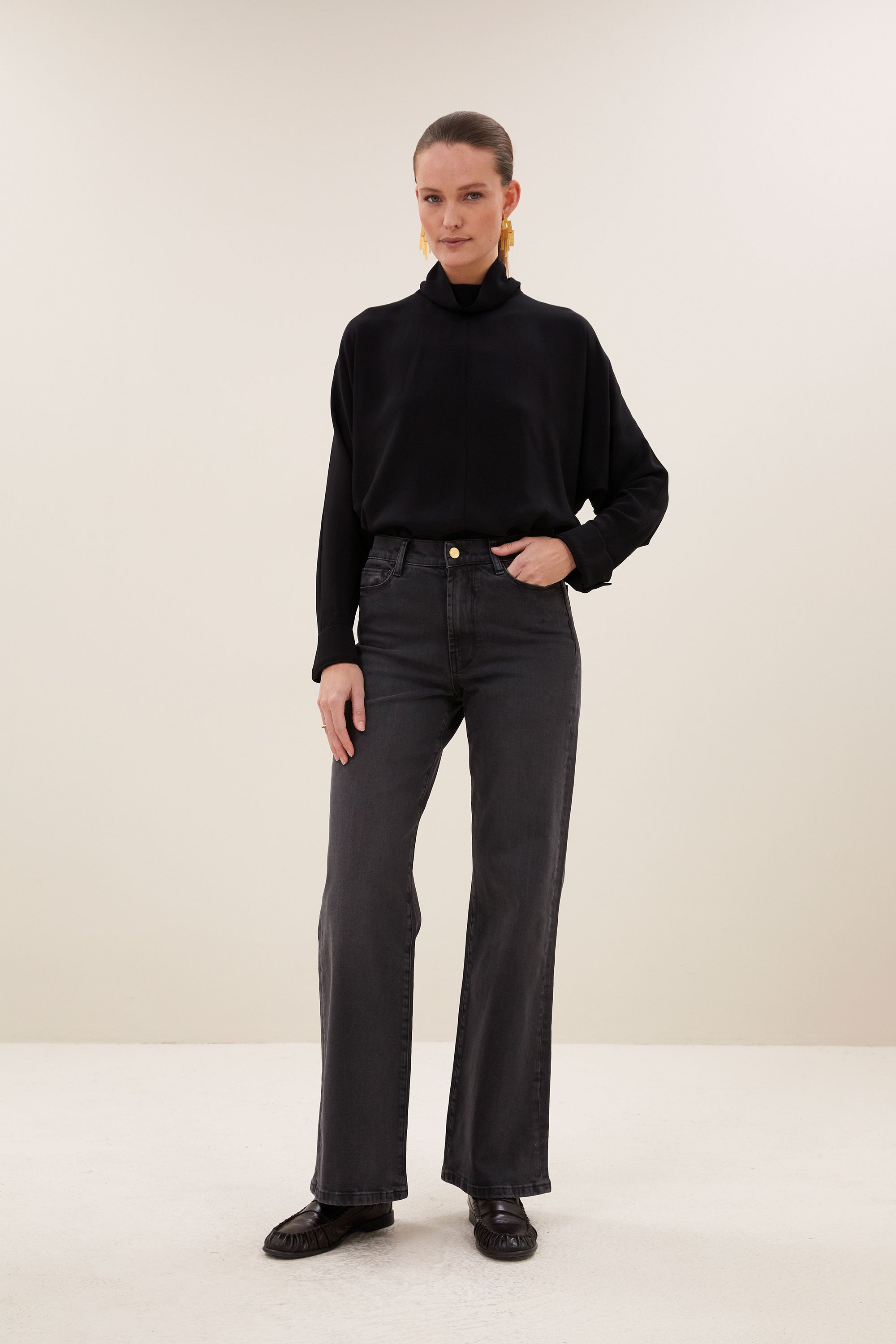 mio-jb-pants-jet-black-all-time classic-aansluitende fit-biologisch katoen-by-bar-aanvullende-foto