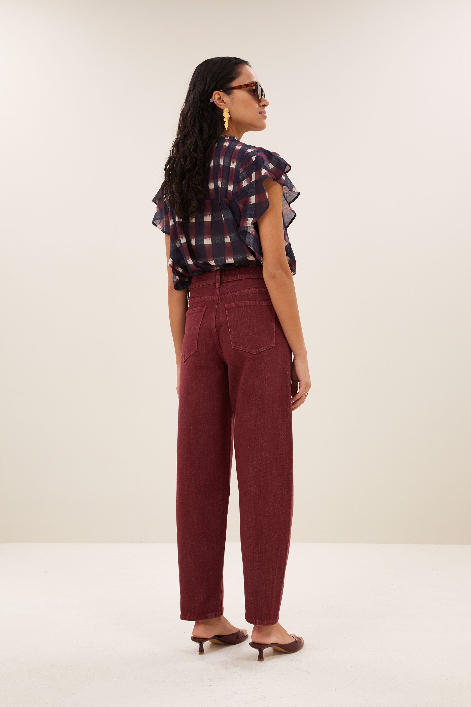 begum-wine-jeans-wine-all-time classic-gemaakt door specialist in denim-biologisch katoen-by-bar-achteraanzicht