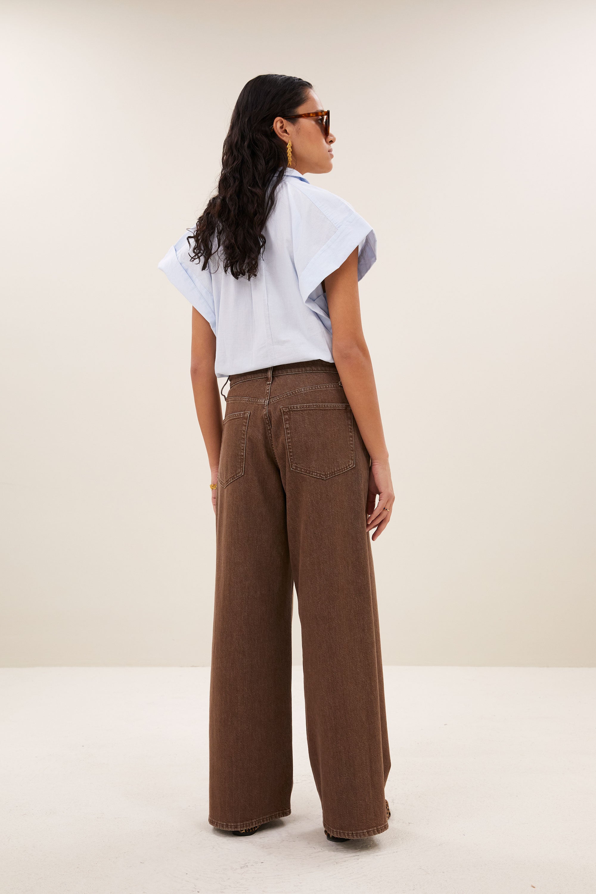 lilo-brown-jeans-hazel-must-have essential-biologisch katoen-ritssluiting-by-bar-achteraanzicht