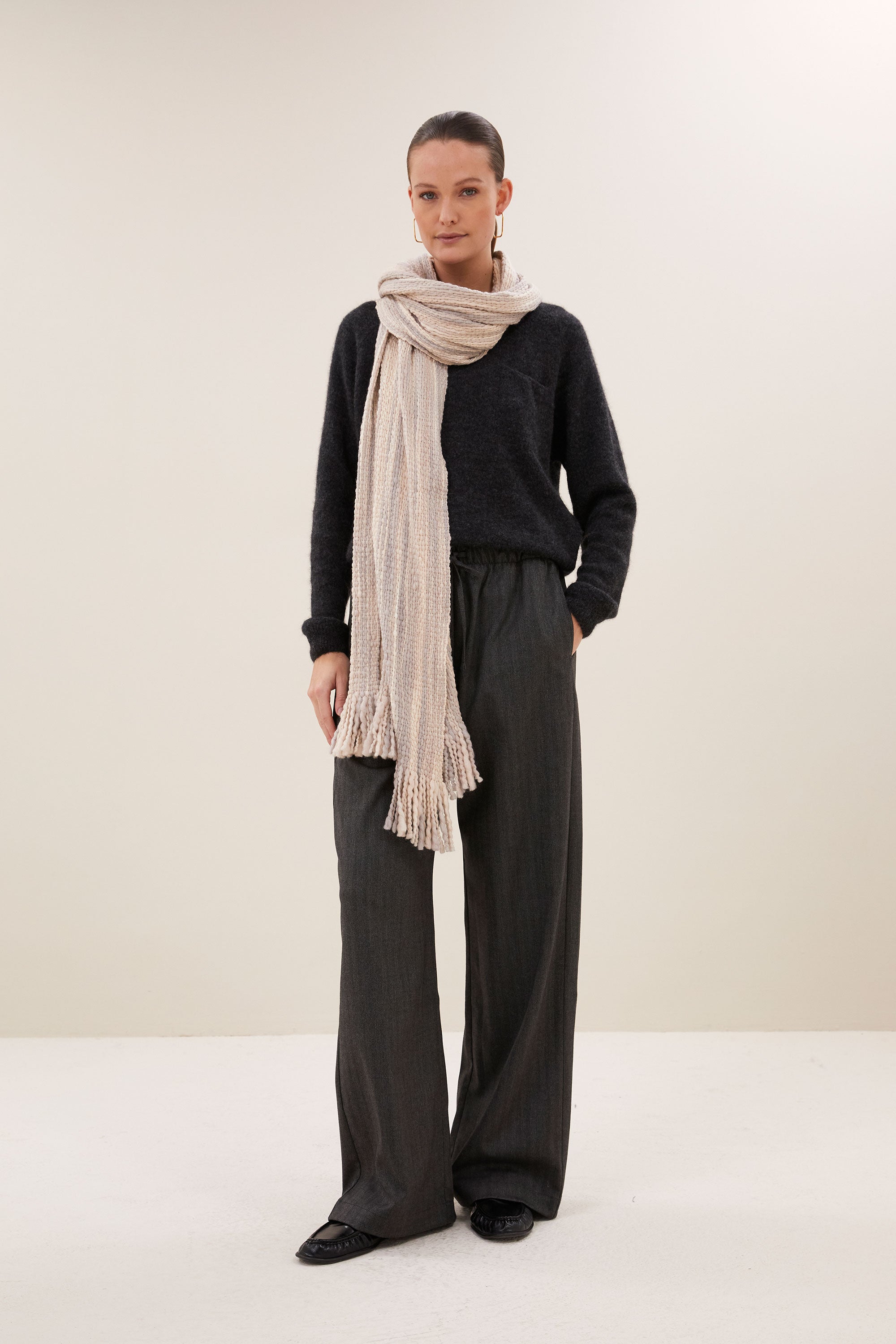 elva-woolen-scarf-sand-all-time classic-wolblend-by-bar-vooraanzicht